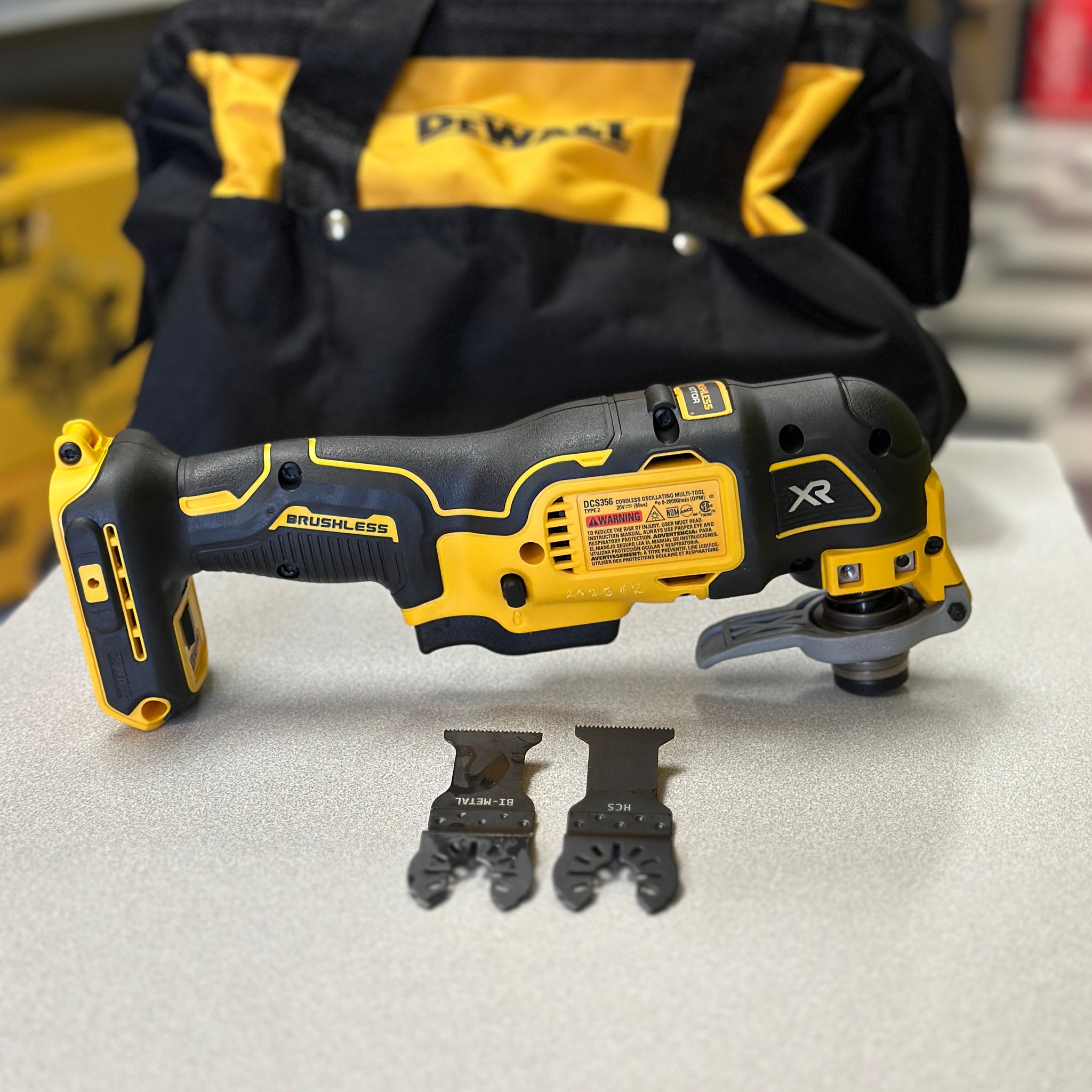 Dewalt 20V MAX XR Cordless Brushless 3-Speed Oscillating Multi Tool with (1) 20V 1.5Ah Battery and Charger