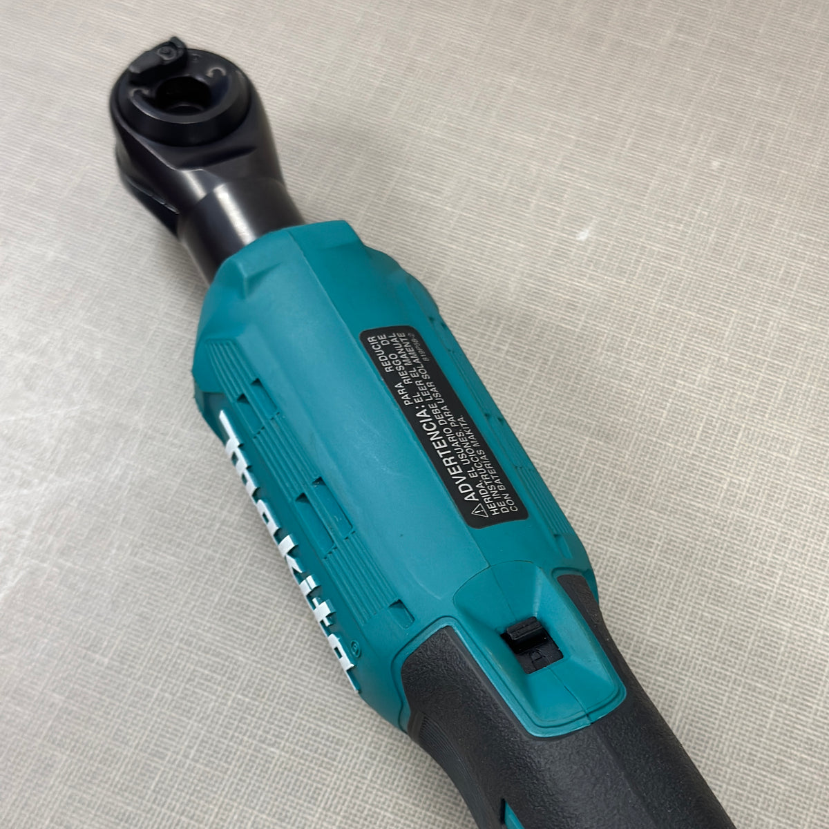 Makita XRW01Z 18V LXT® Lithium-Ion Cordless 3/8" / 1/4" Sq. Drive Ratchet, Tool Only (Renewed)