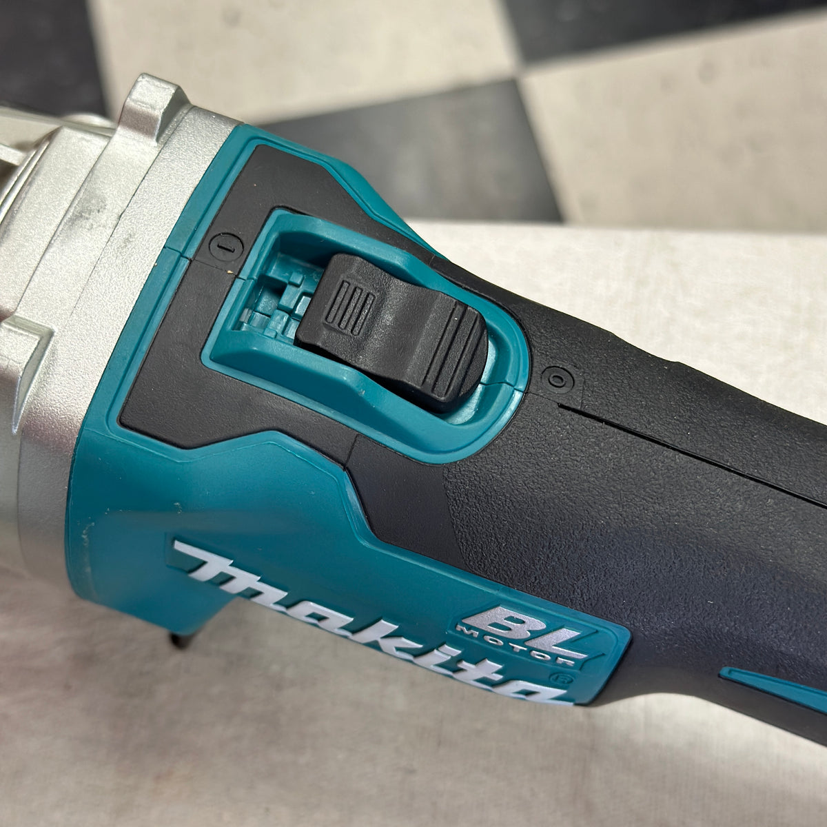 Makita XAG25Z 18V LXT Brushless Cordless 4-1/2 in. / 5 in. X-LOCK Angle Grinder - Factory Service
