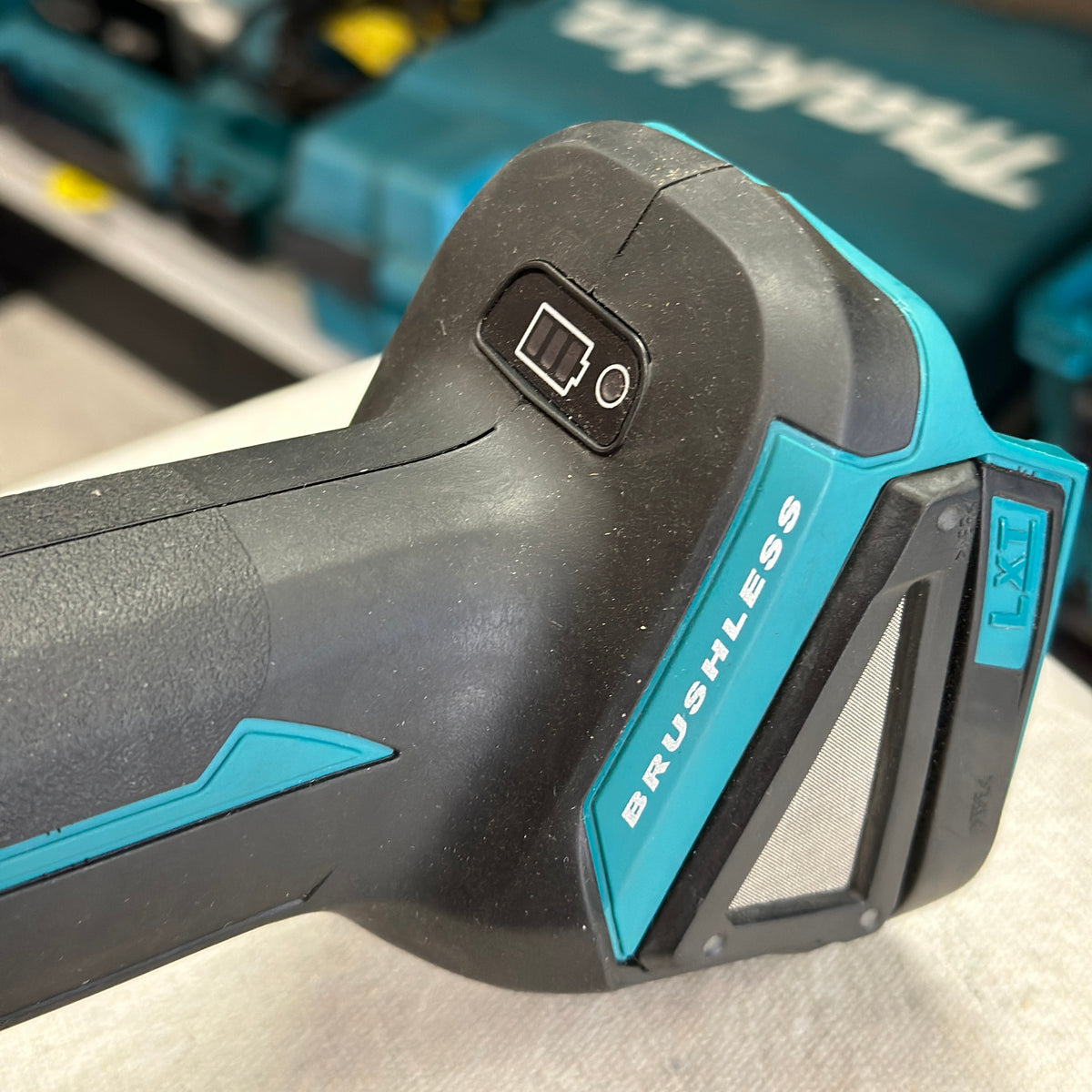 Makita XAG25Z 18V LXT Brushless Cordless 4-1/2 in. / 5 in. X-LOCK Angle Grinder - Factory Service