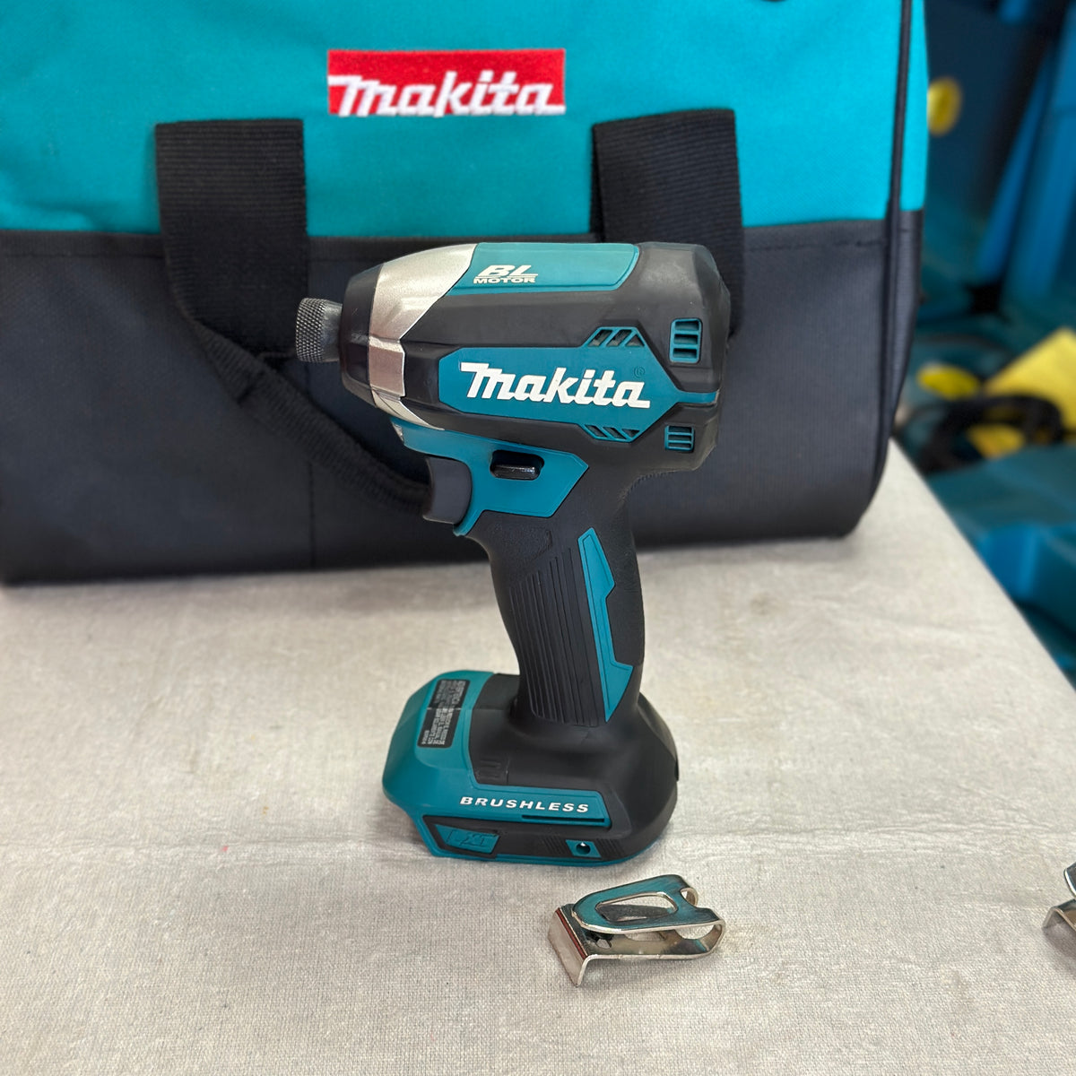Makita XT269MR 18V LXT Brushless 2-Piece Combo Kit, 4.0 Ah - Factory Service