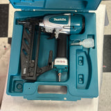 Makita AF601 16 Gauge 2-1/2" Straight Finish Nailer (Renewed)