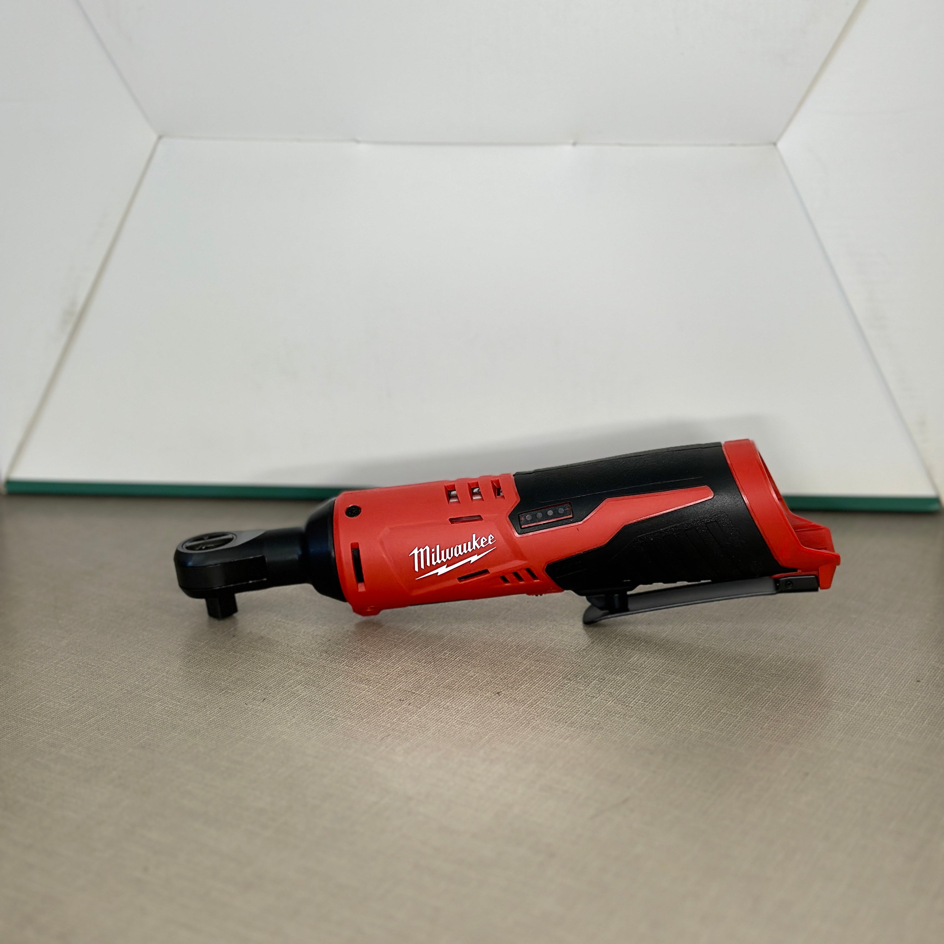 Less Tool Milwaukee M12™ FUEL Extended Reach Ratchet – Cordless Brushless Ratche ...