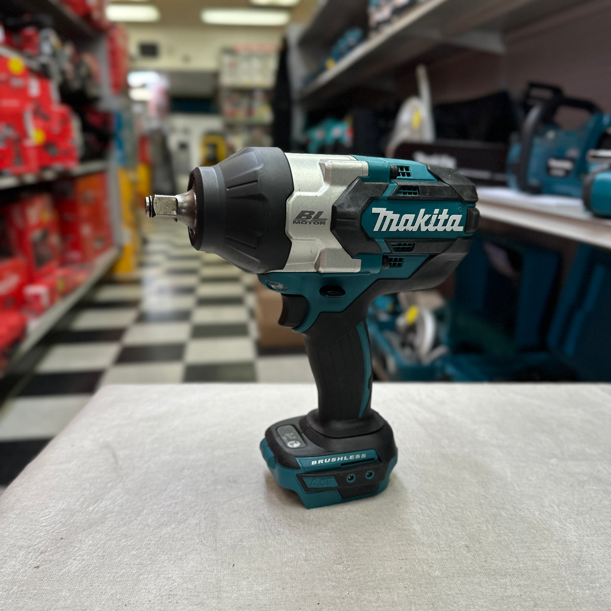 Makita XWT08Z-B-C 18V LXT Lithium Ion Brushless Cordless High Torque 1/2 Inch Sq Drive Impact Wrench Factory Serviced Tool Only