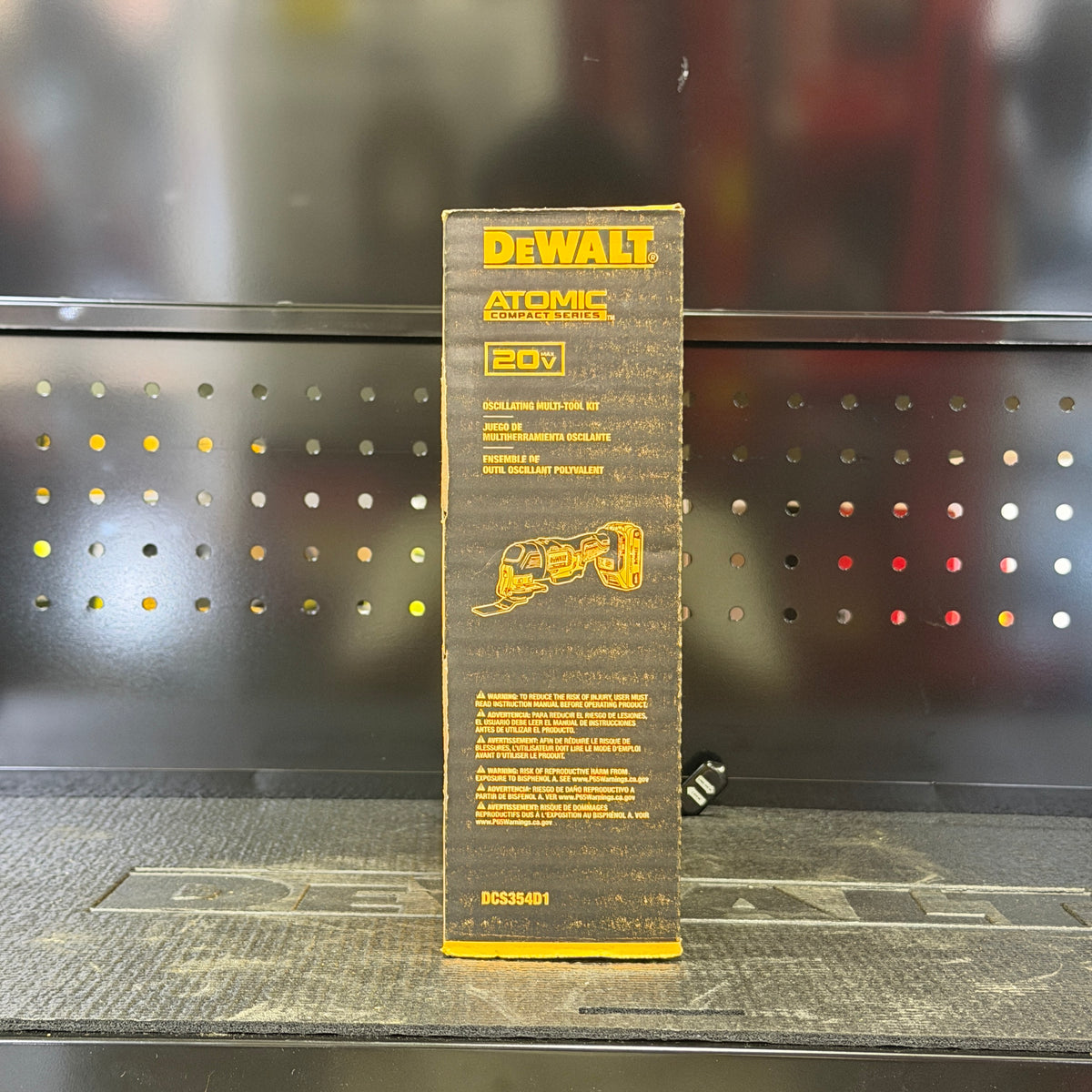 DEWALT ATOMIC 20V MAX Oscillating Multi-Tool Kit DCS354D1 with 2.0Ah Battery & Charger