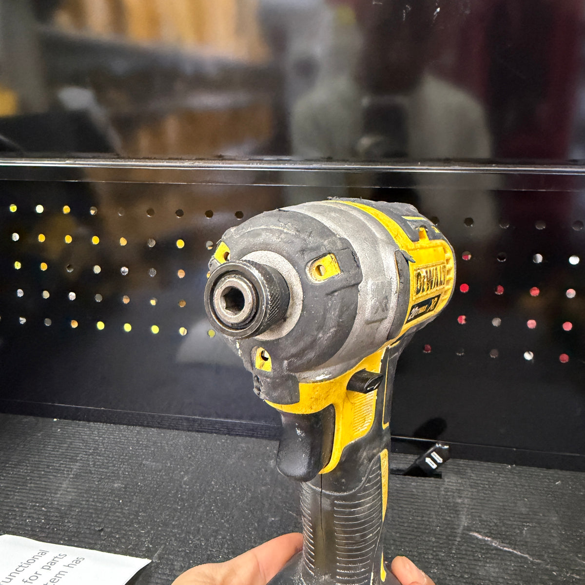 DEWALT DCF887 impact driver, chuck close-up