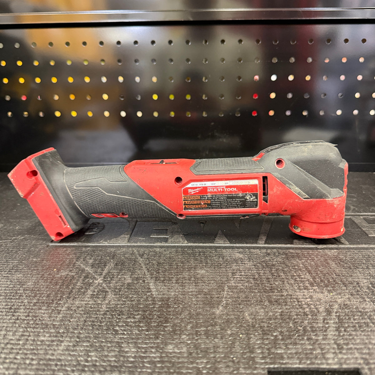 Milwaukee 2836-20 M18 FUEL oscillating multi-tool, side view