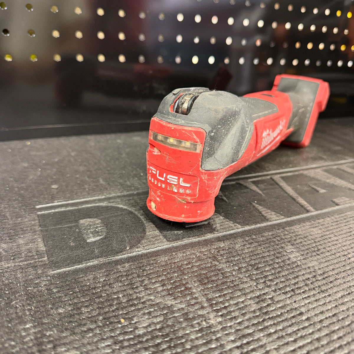 Milwaukee 2836-20 M18 FUEL oscillating multi-tool, rear view