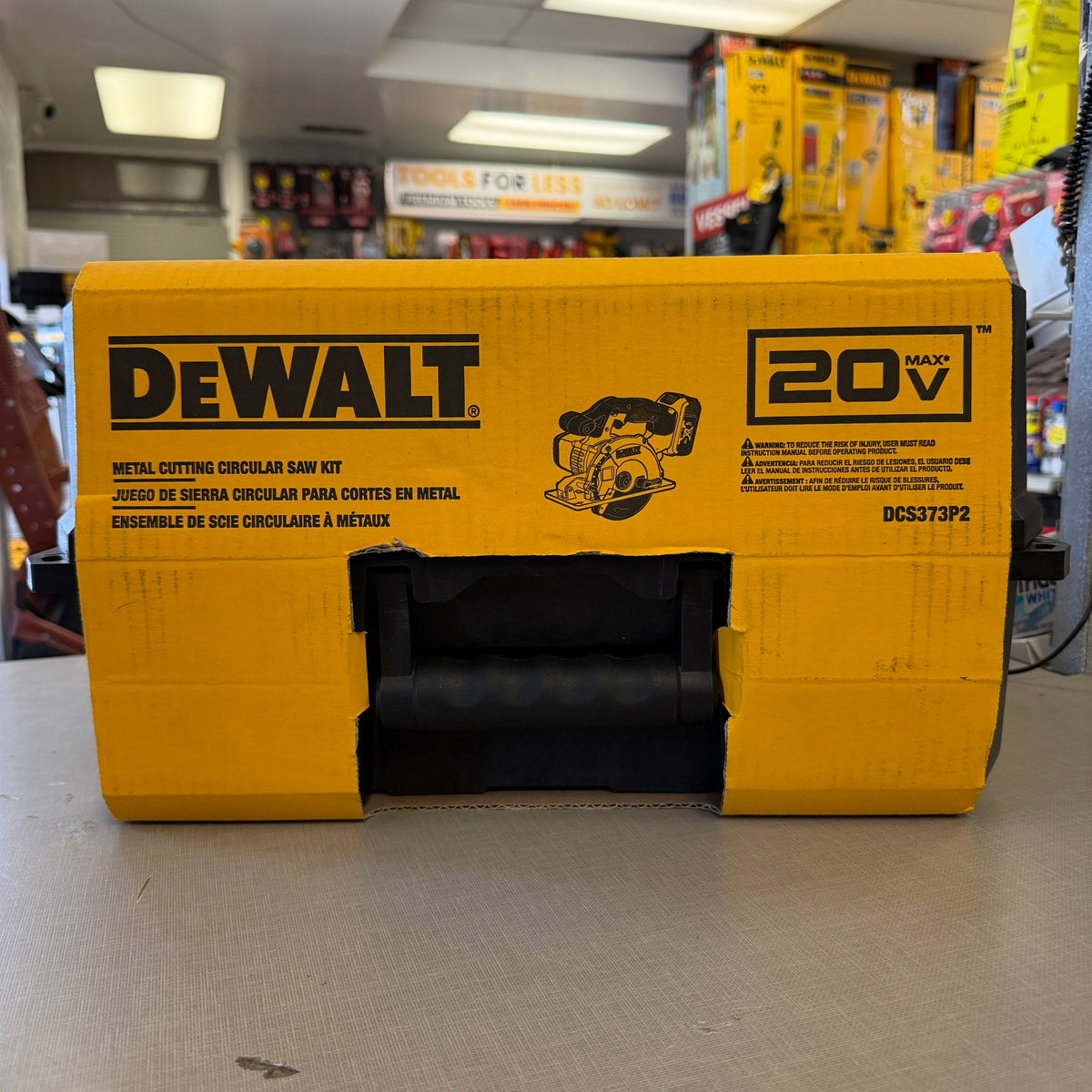 DEWALT DCS373P2 20V MAX 5-1/2 inch metal cutting circular saw kit box with carry handle